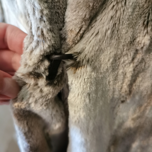 Jolipel by Niedieck Plush Faux Fur Coat - Picture 3 of 14